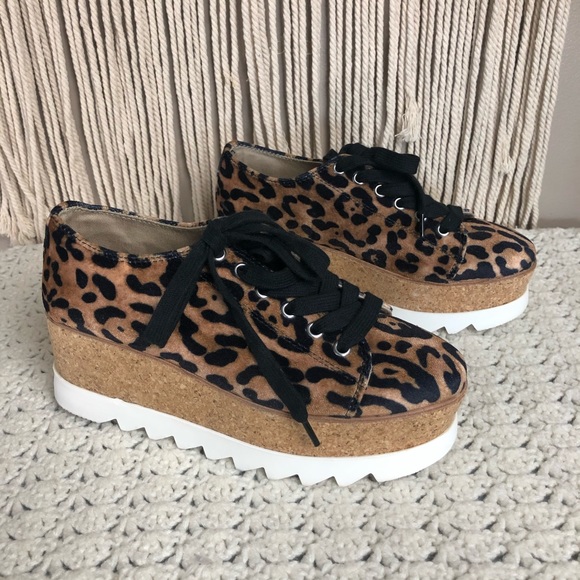 Steve Madden Shoes - Steve Madden korrie leopard lug sole platform 6.5